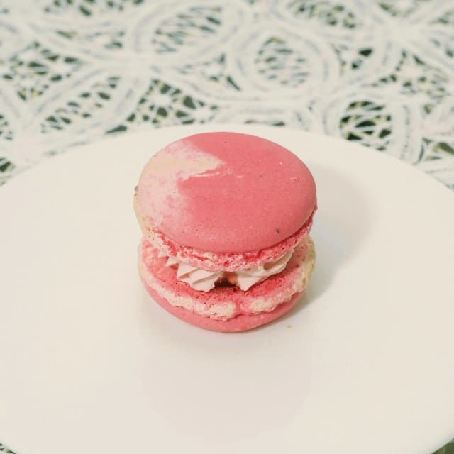 Strawberry Macaron
